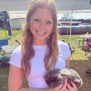 Meet your Posher, Macie